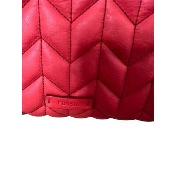 Fossil Fiona Large Quilted Leather Crossbody Bag Coral Women's Casual W/ Charm - Picture 4 of 16